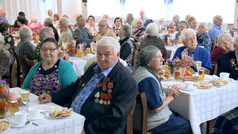 Участников «звездного заезда» в РОЦ «Русь» поздравили с Днем пожилых людей